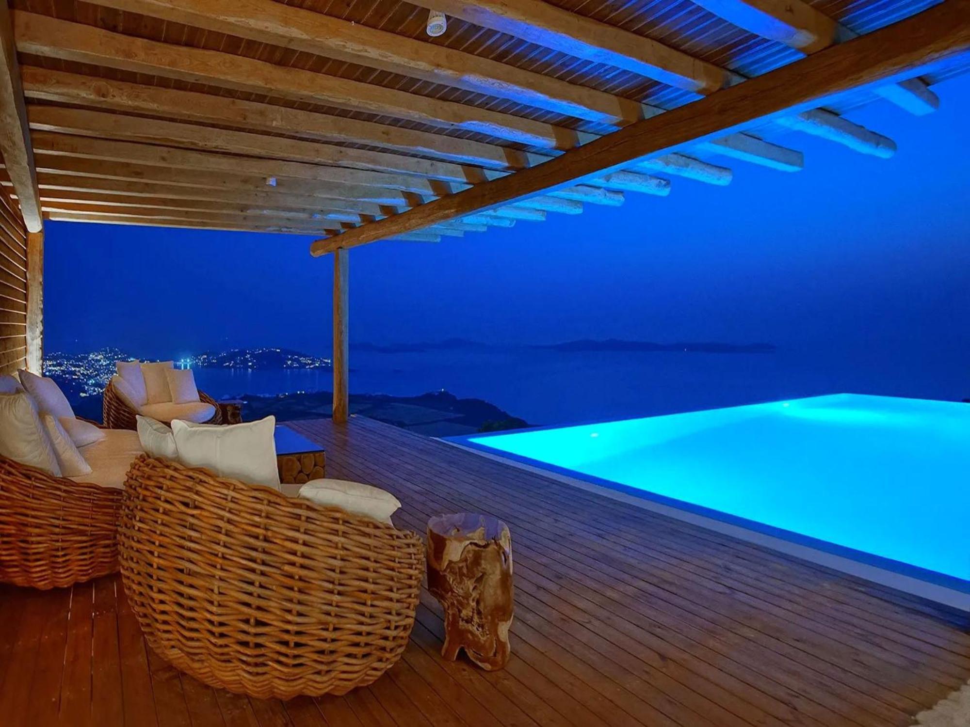 Super Deluxe Mykonos Celestial Vista 11 Bedrooms 2 Private Infinity Pools Helipad Kastro Villa Fanari (Mykonos)