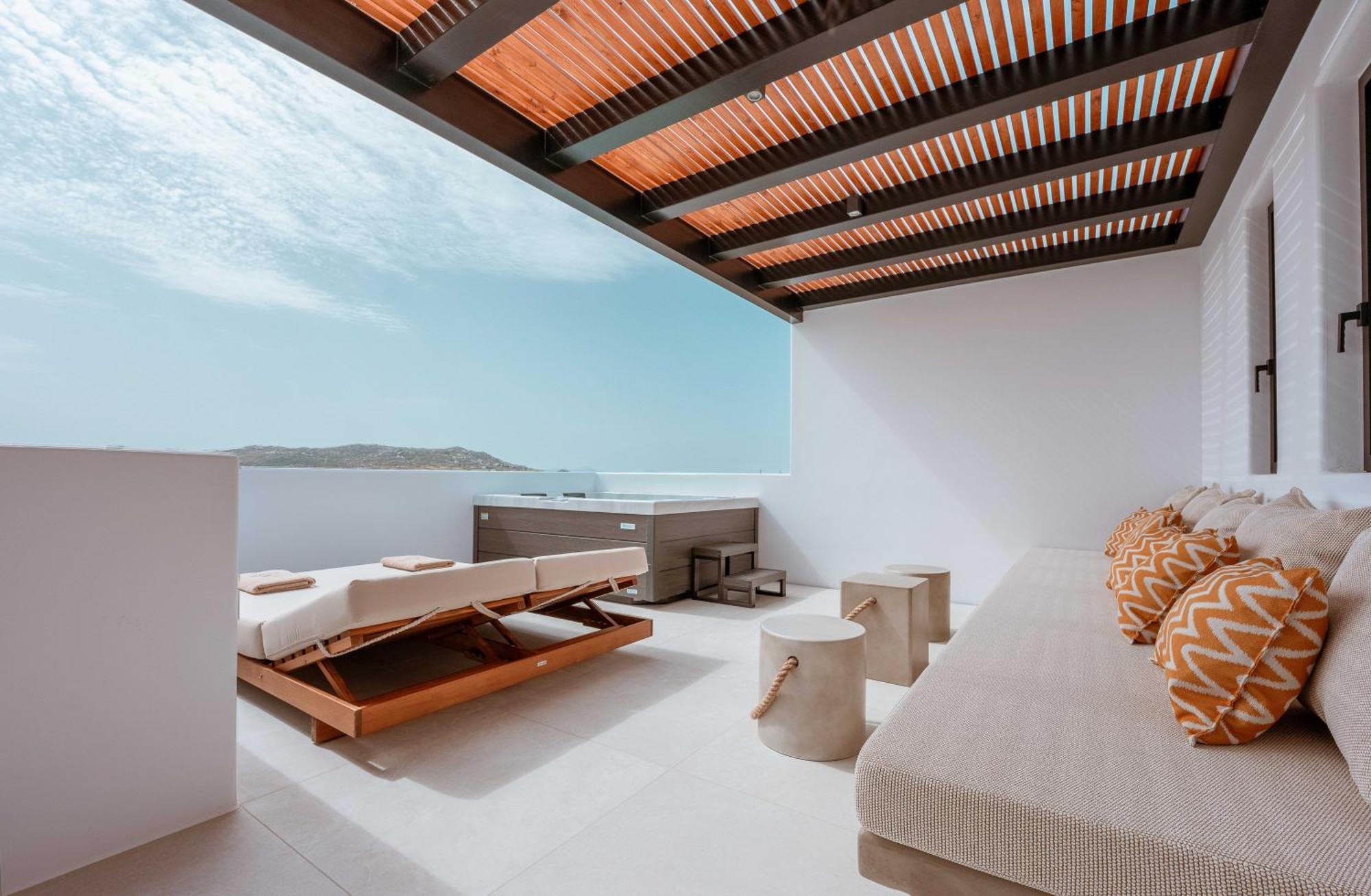 Noir Mykonos *
