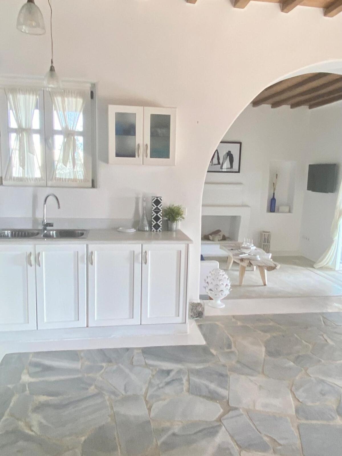 Ruffi Mykonos *