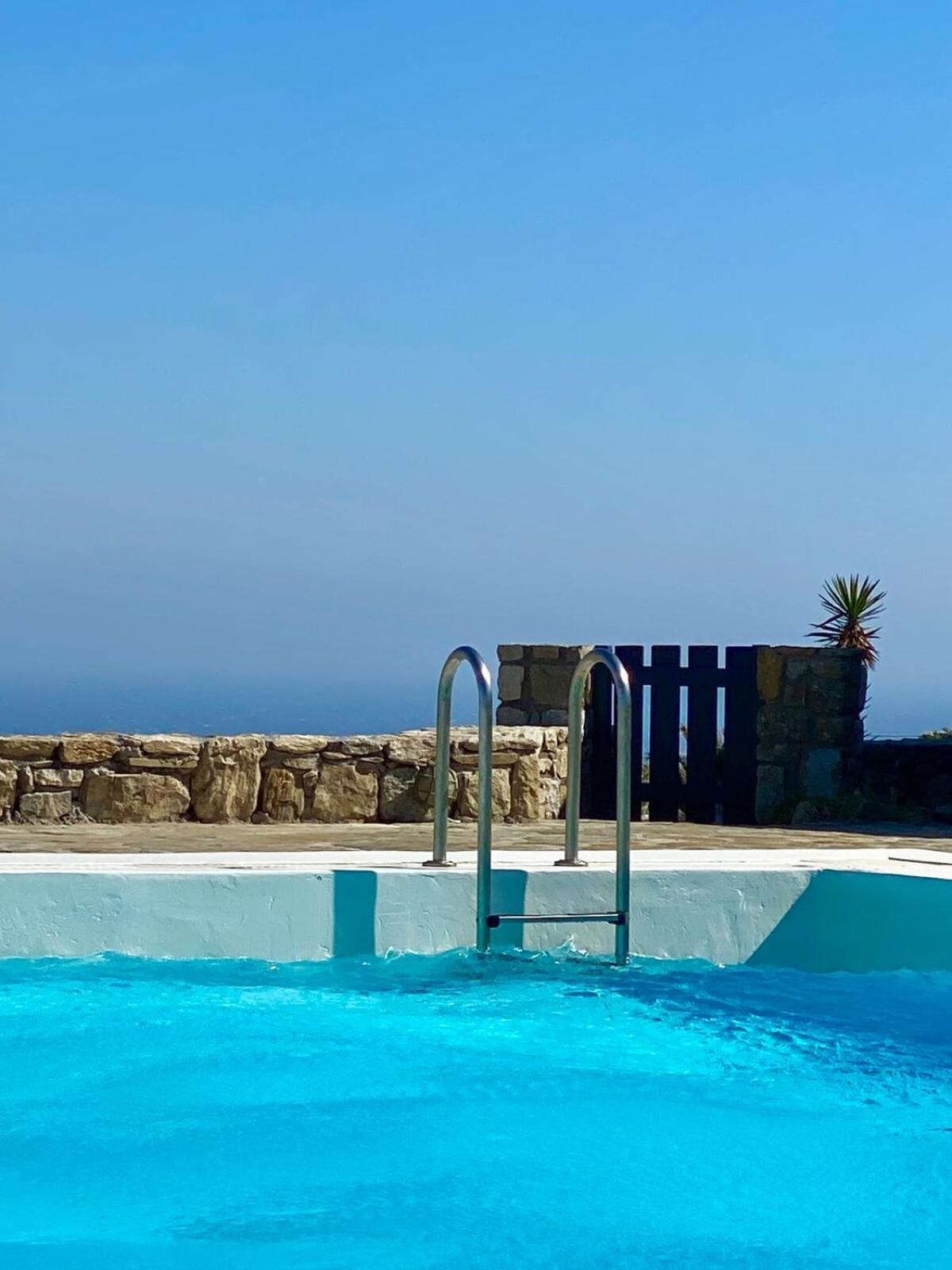Ruffi Mykonos *