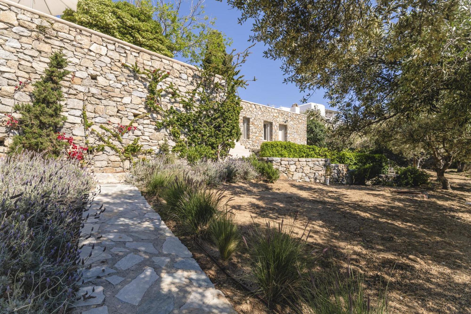 Thalia - 4 Bdrm - In 200m - Mg Villa *