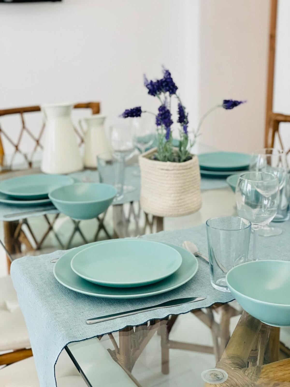 Aegean Bliss - Stylish In Agios Stefanos Apartment *