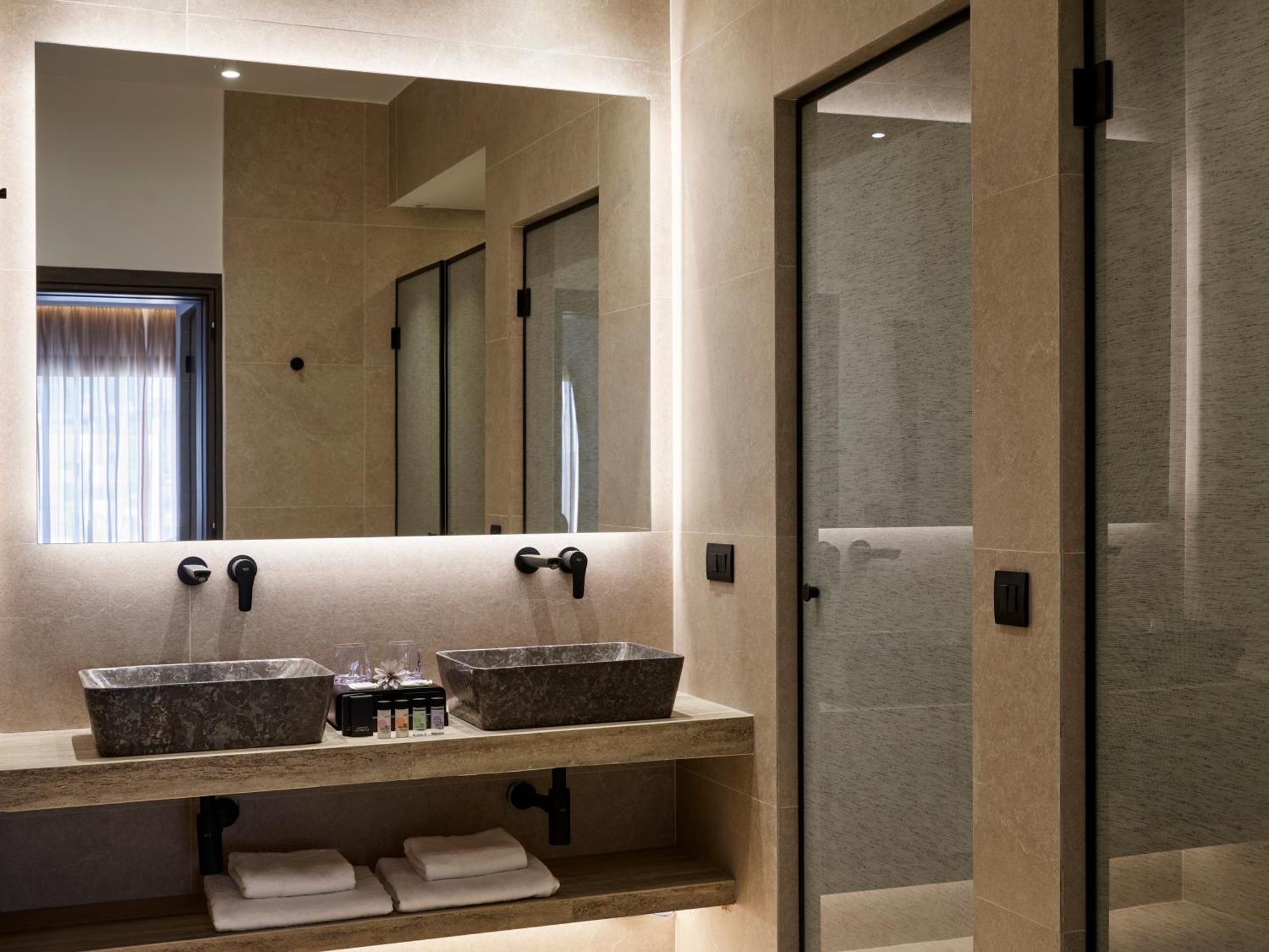 Hotel Iria Blue Mykonos 4*