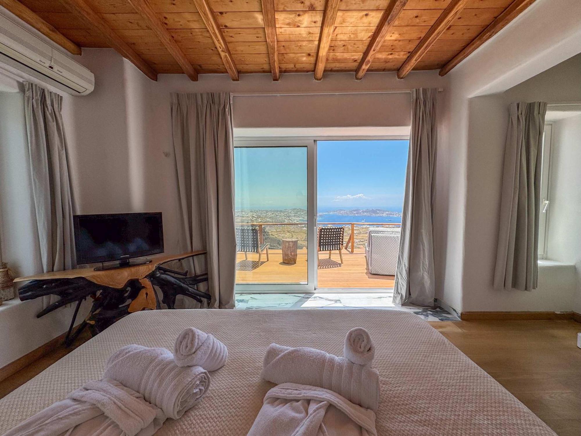 M11 - King And Queens - Luxury With Pool & Gym