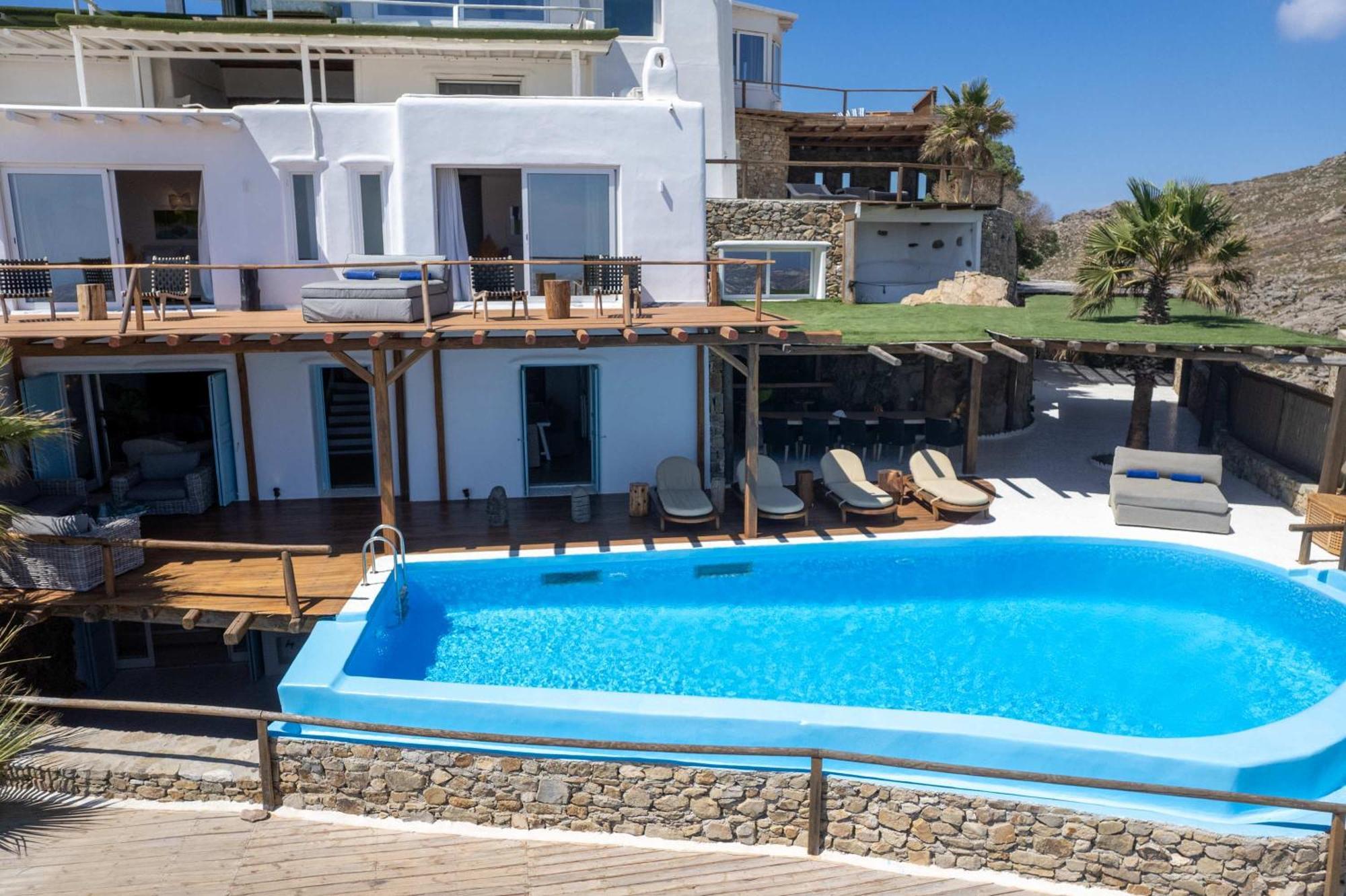 M11 - King And Queens - Luxury With Pool & Gym *