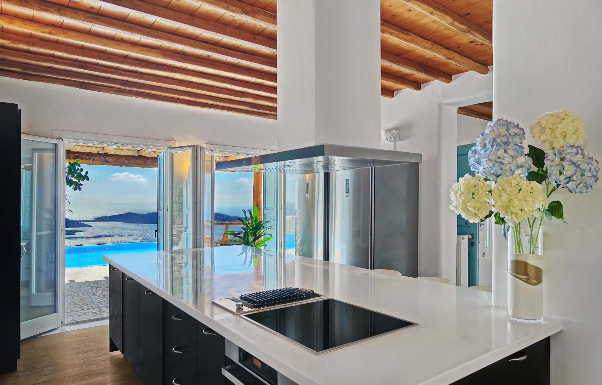 M11 - Seaview - Luxury With Pools & Views Villa