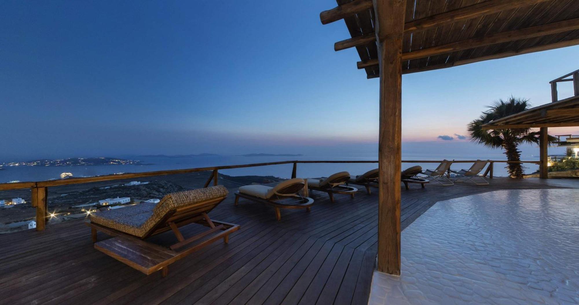 Villa M11 - Seaview - Luxury With Pools & Views *