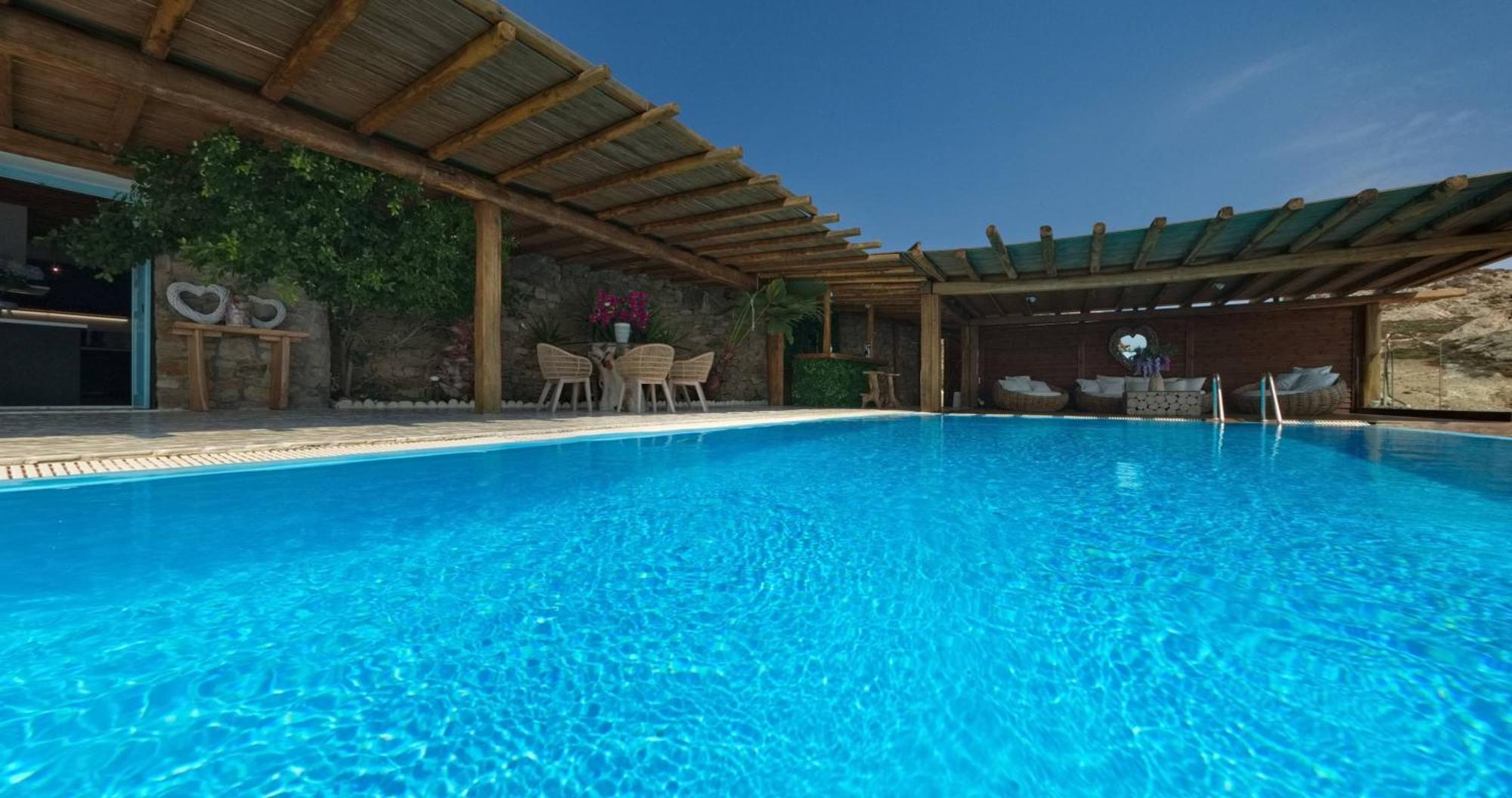 M11 - Seaview - Luxury With Pools & Views Villa *