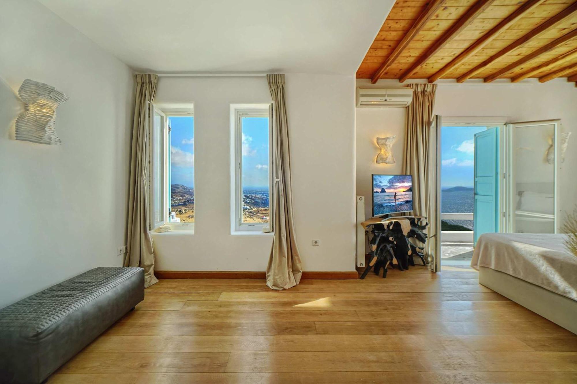 Villa M11 - Seaview - Luxury With Pools & Views