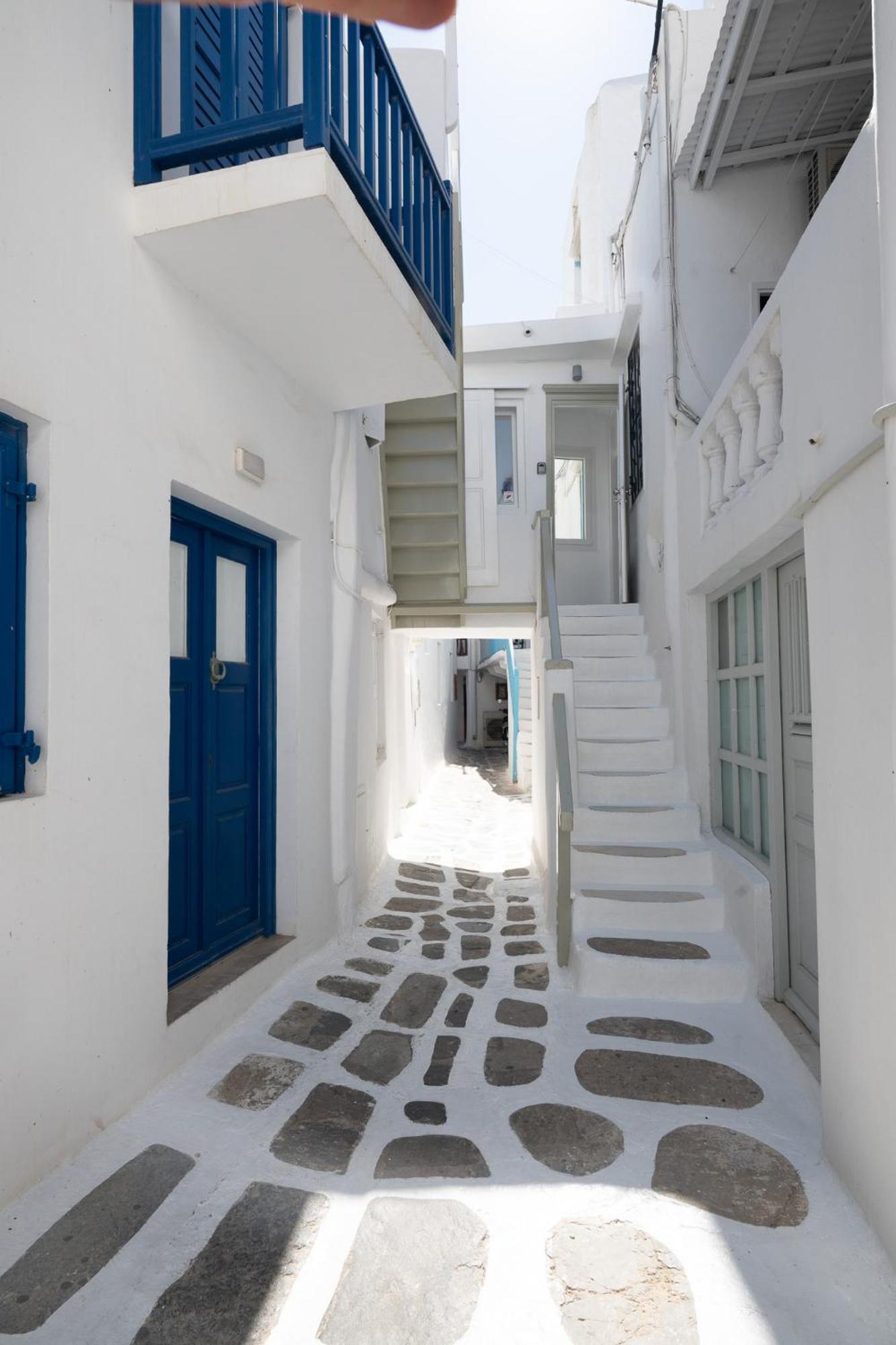 Anchor Yalos *