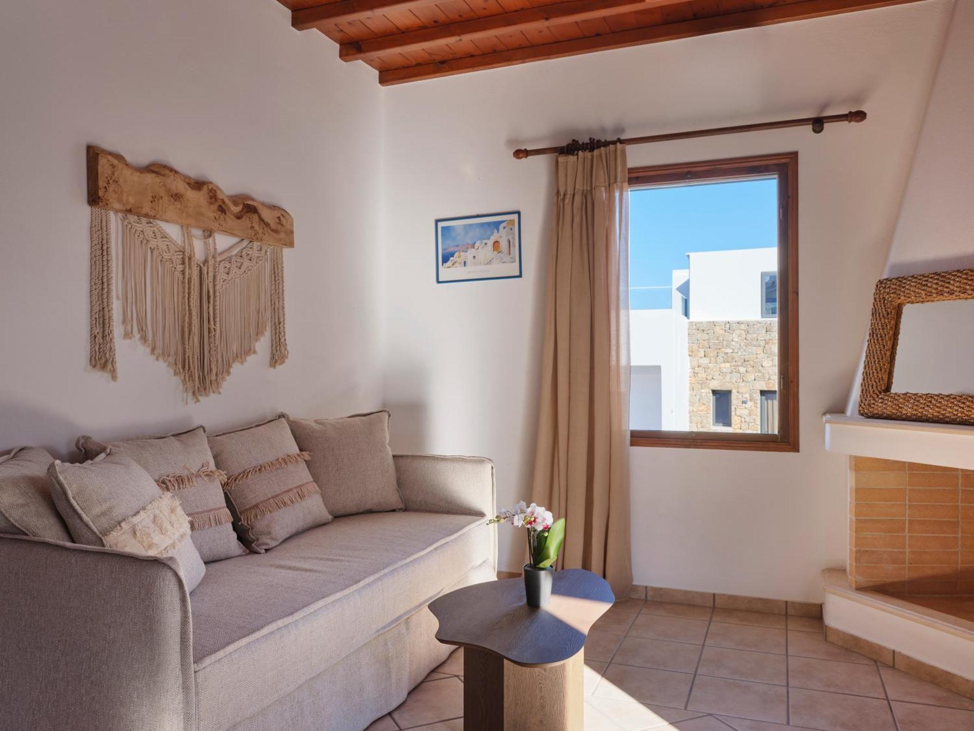Hotel Iria Blue Mykonos 4*