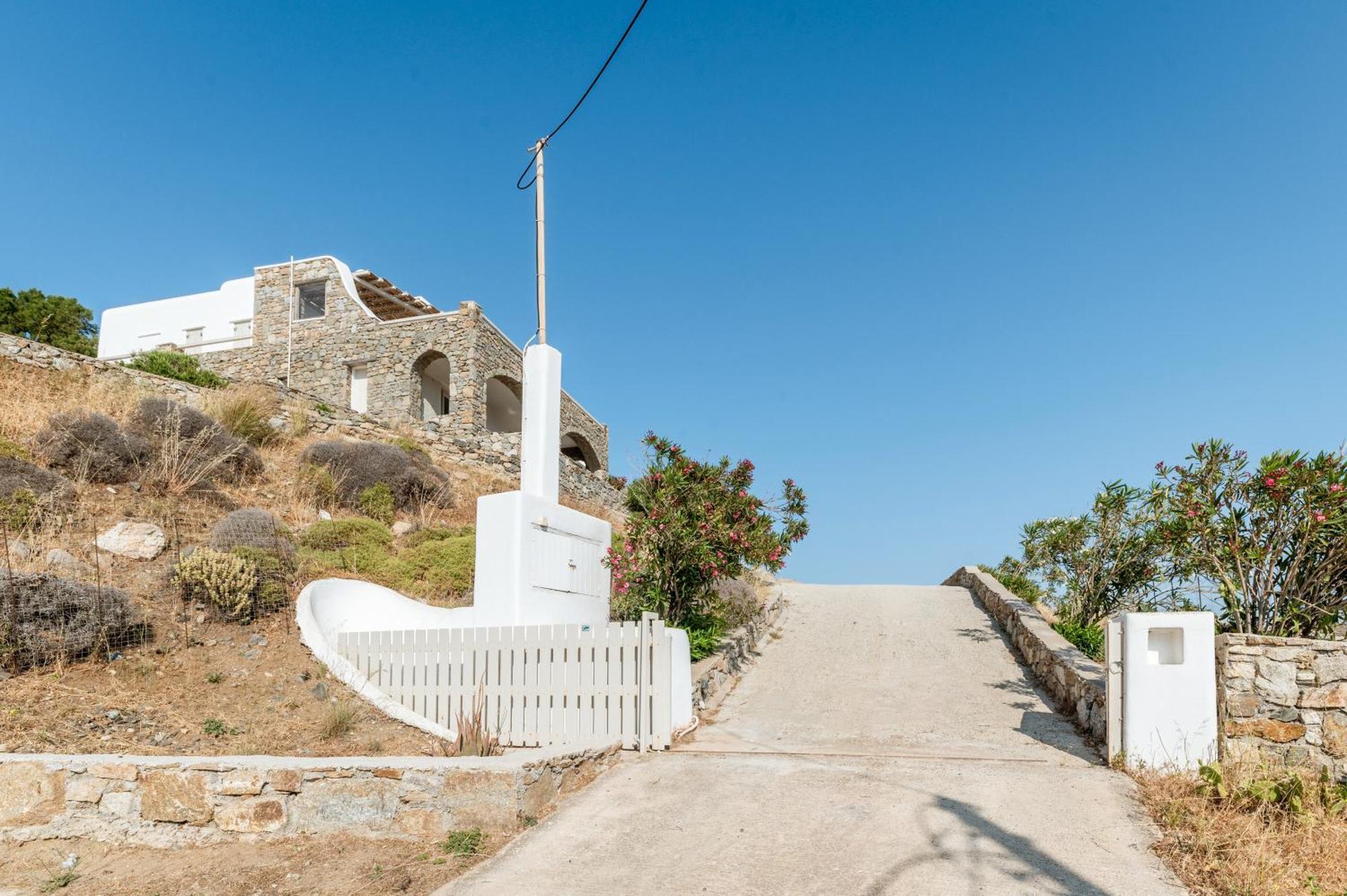 Milou 1 Fanari (Mykonos)