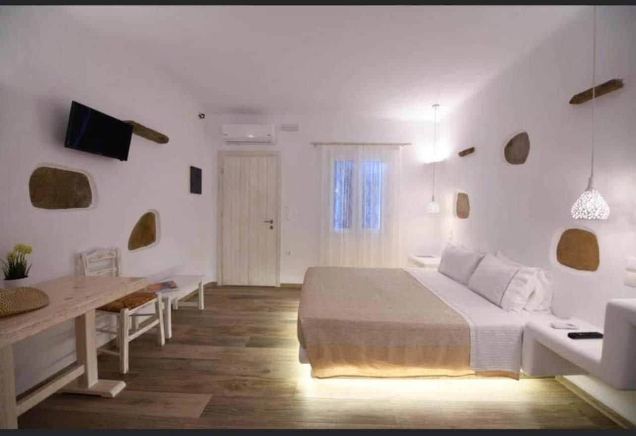 Stavroula * Glastros (Mykonos)