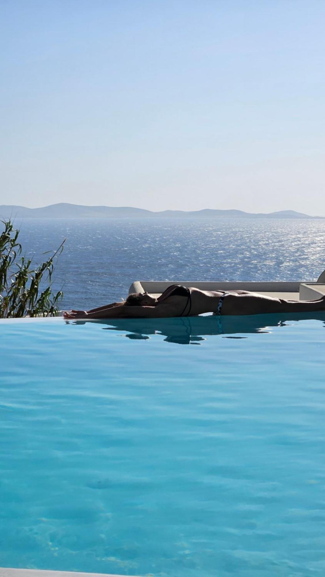 Elli Tropical Luxury Sunset-infinity Pool- Sea Side-near Center Parking Aparthotel