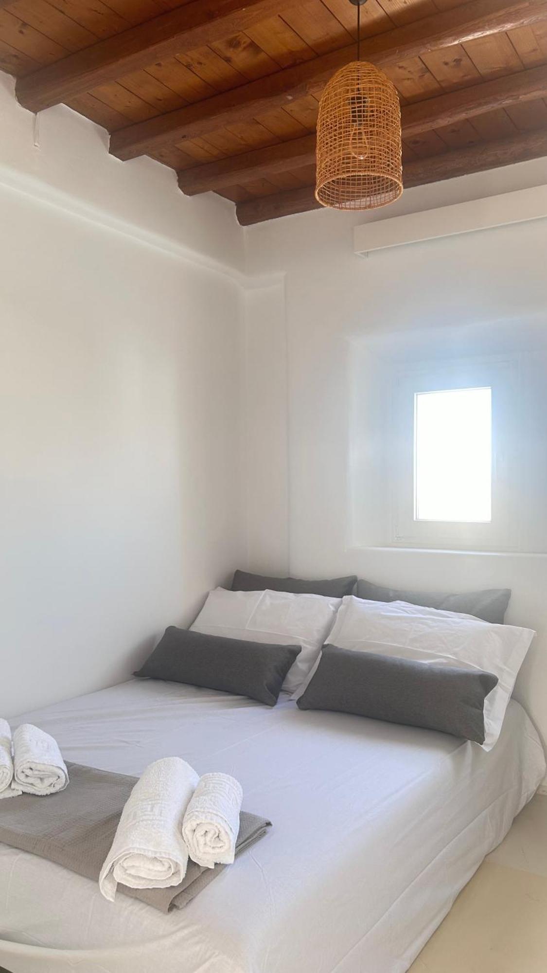 Myconian Unique In Marathi , 140sqm - 4people ,shisha Place , Private Parking, Party Place - Elenas Hospitality -