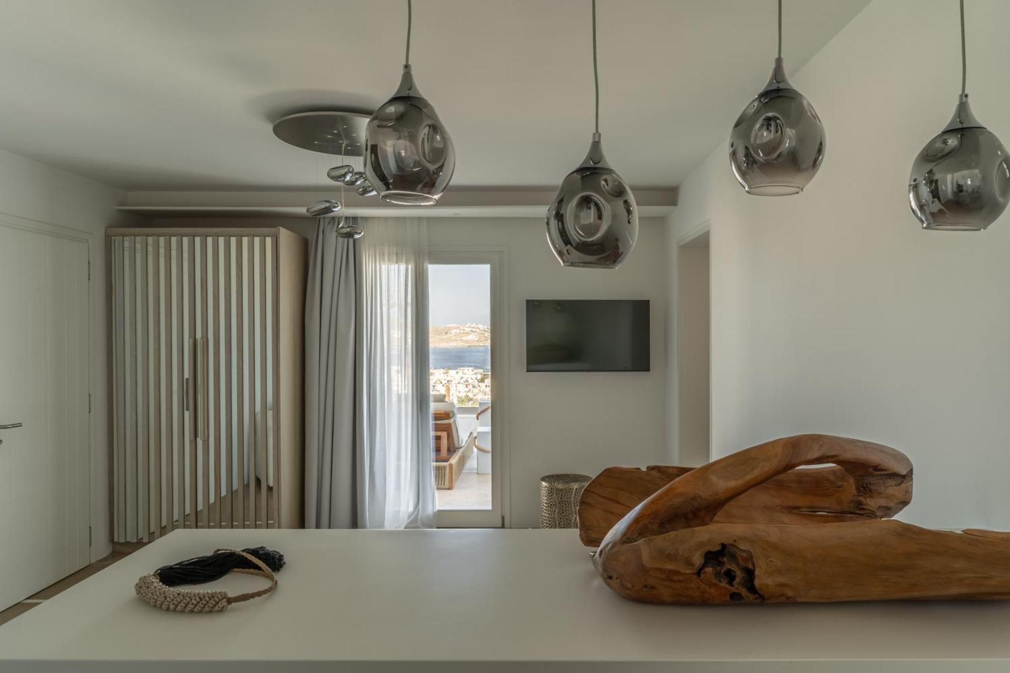 νumi Boutique *