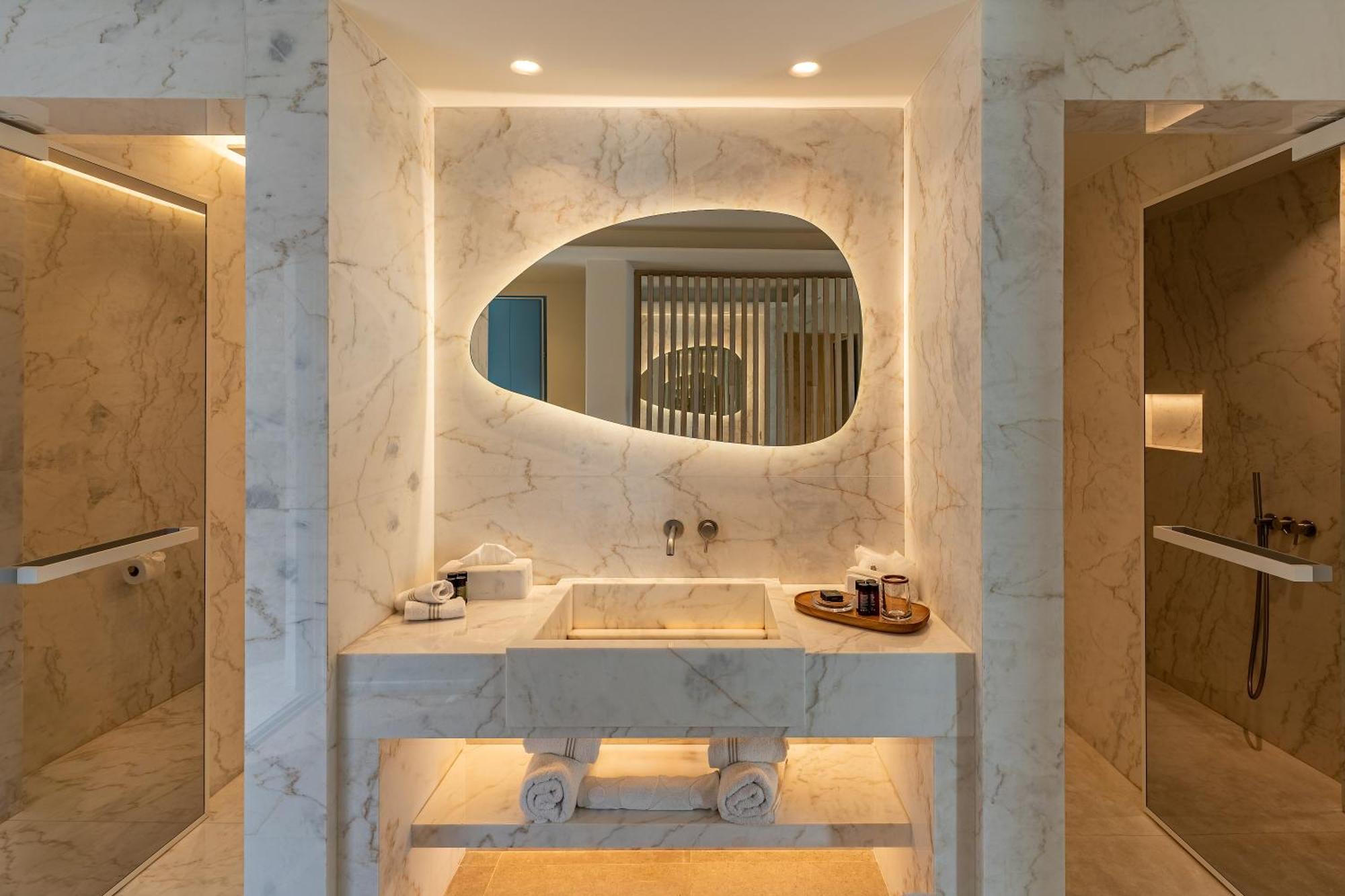 νumi Boutique *