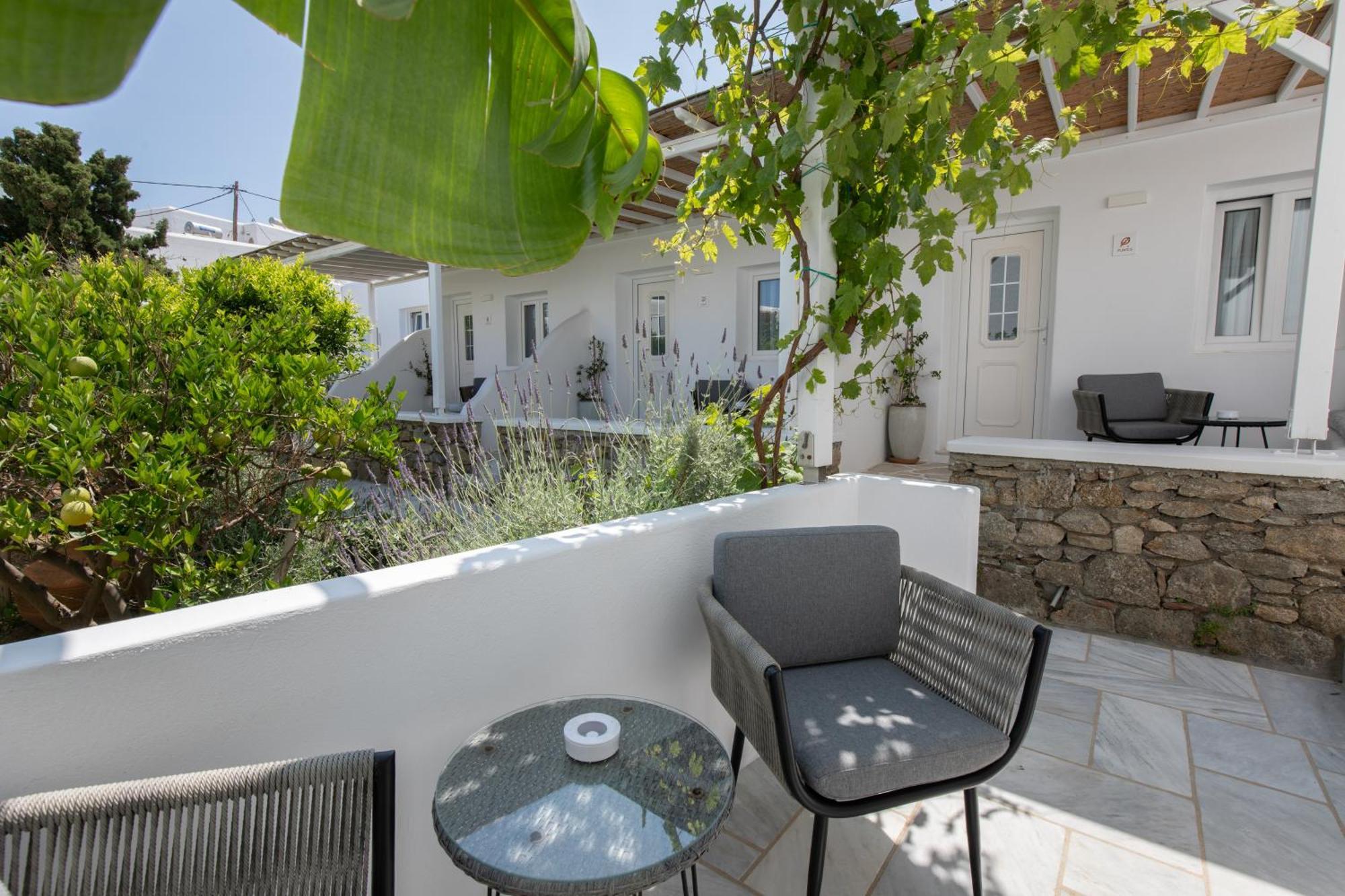 Aparthotel Mytheo