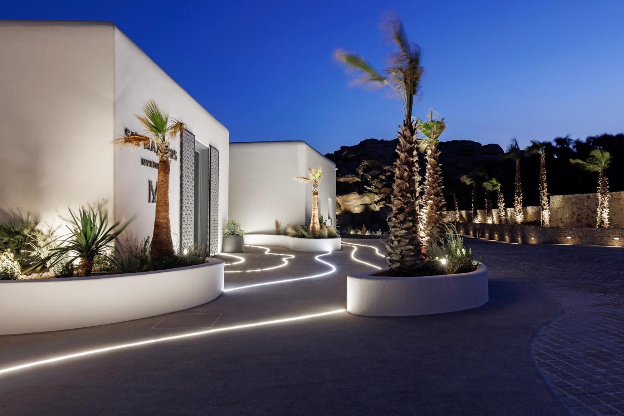Sir Maximus Boutique & Platys Gialos (Mykonos)