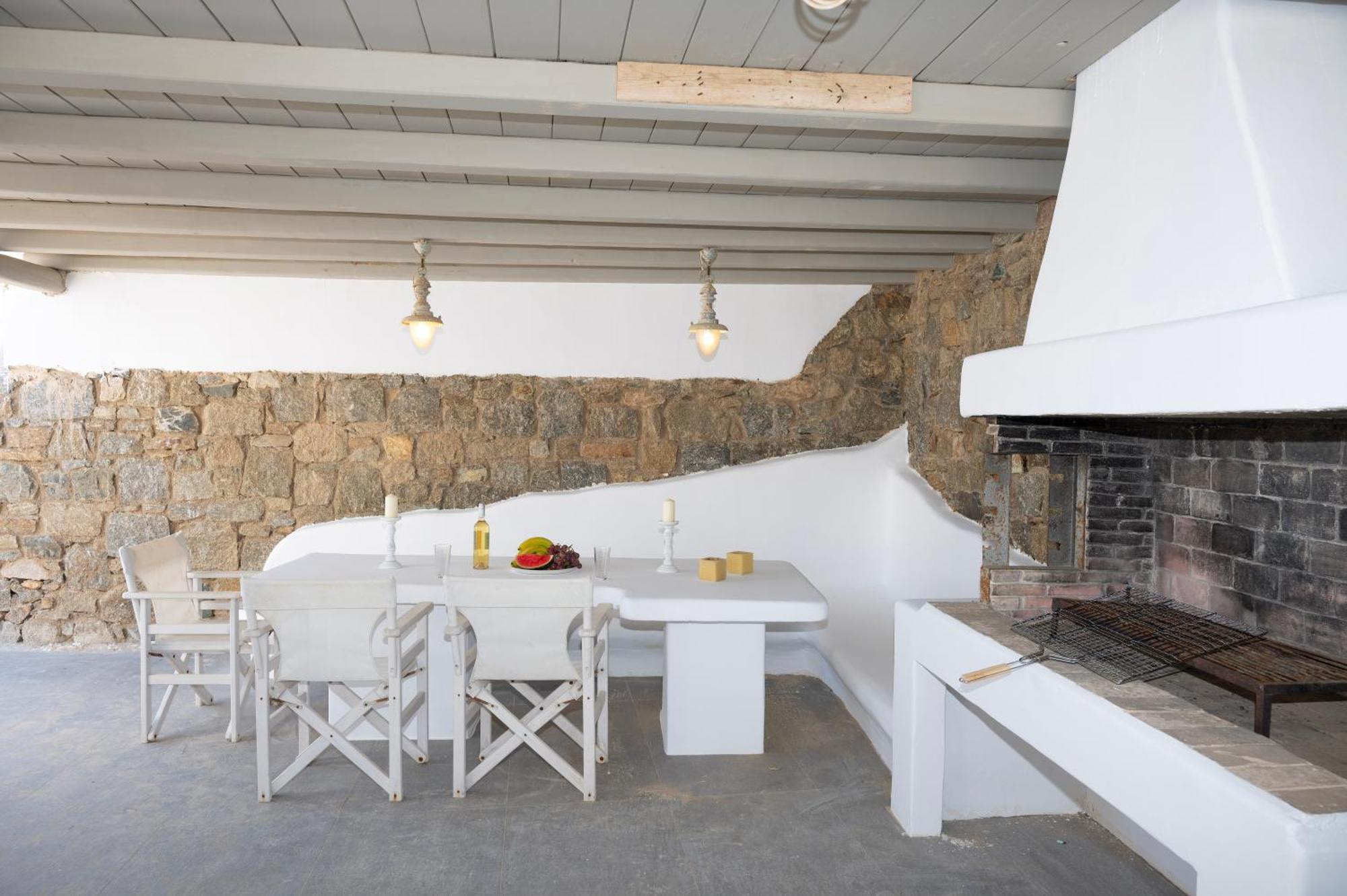 Beachfront House With 2 Hot Tubs *