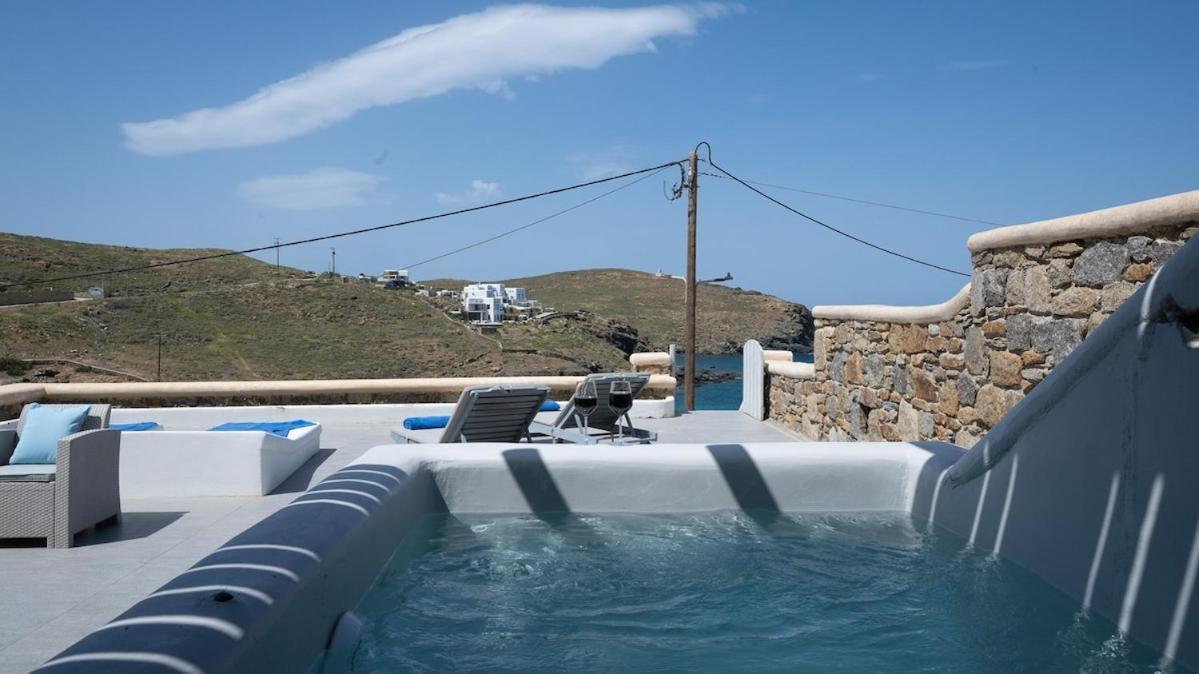 Holiday home Beachfront House With 2 Hot Tubs Panormos (Mykonos)