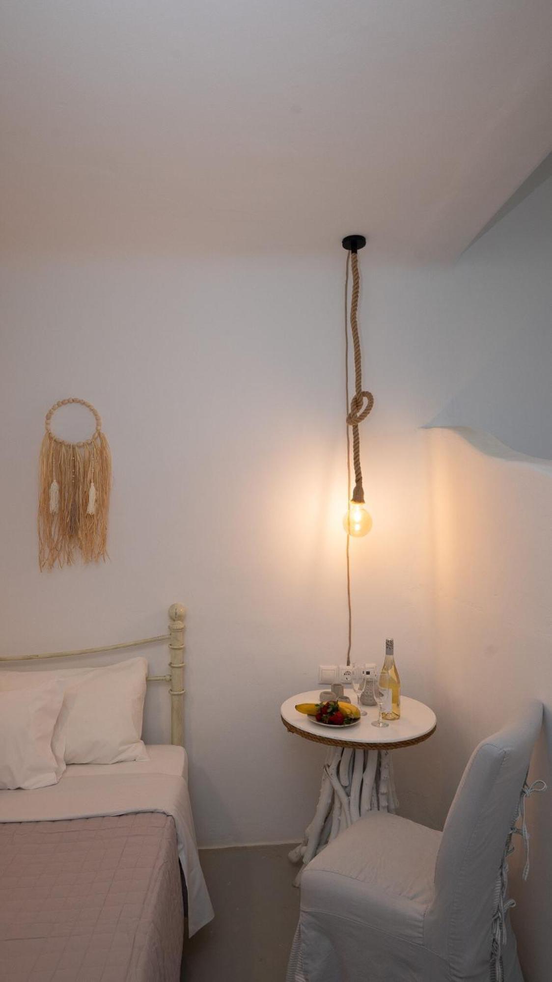 Beachfront House With 2 Hot Tubs Panormos (Mykonos)