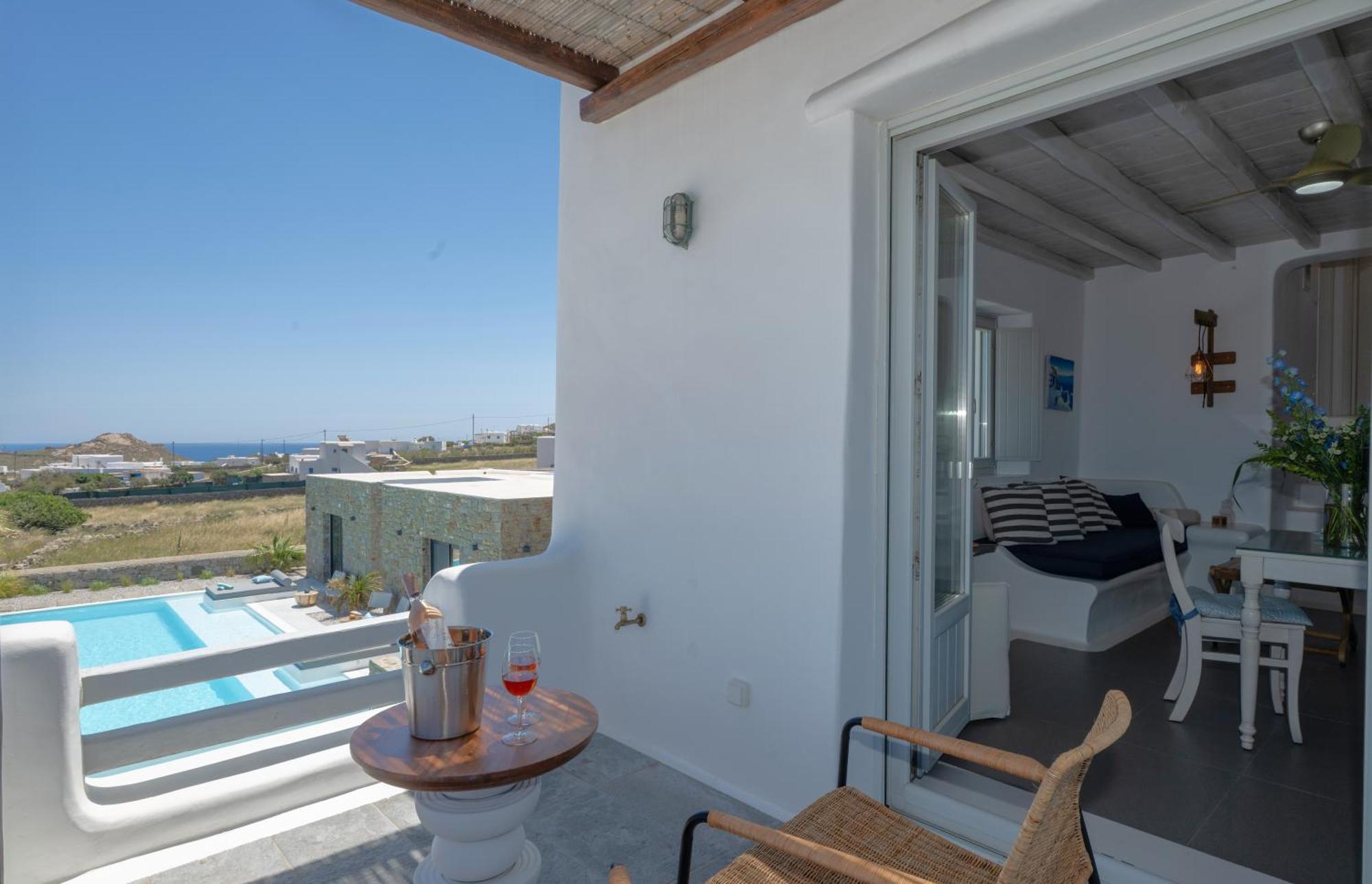 Myconian Theros Luxury Hotel *