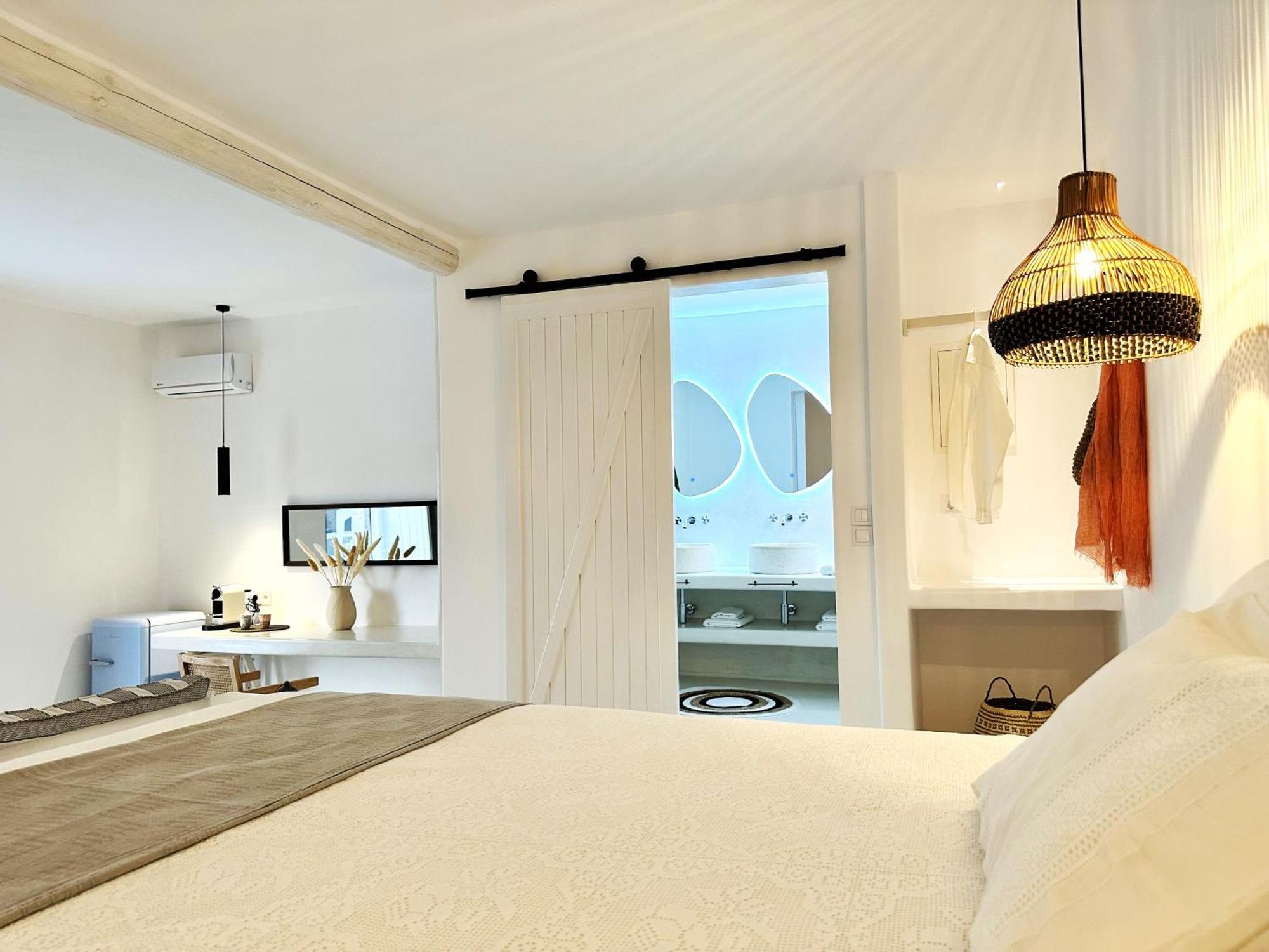 Myconian Theros Luxury Ano Mera