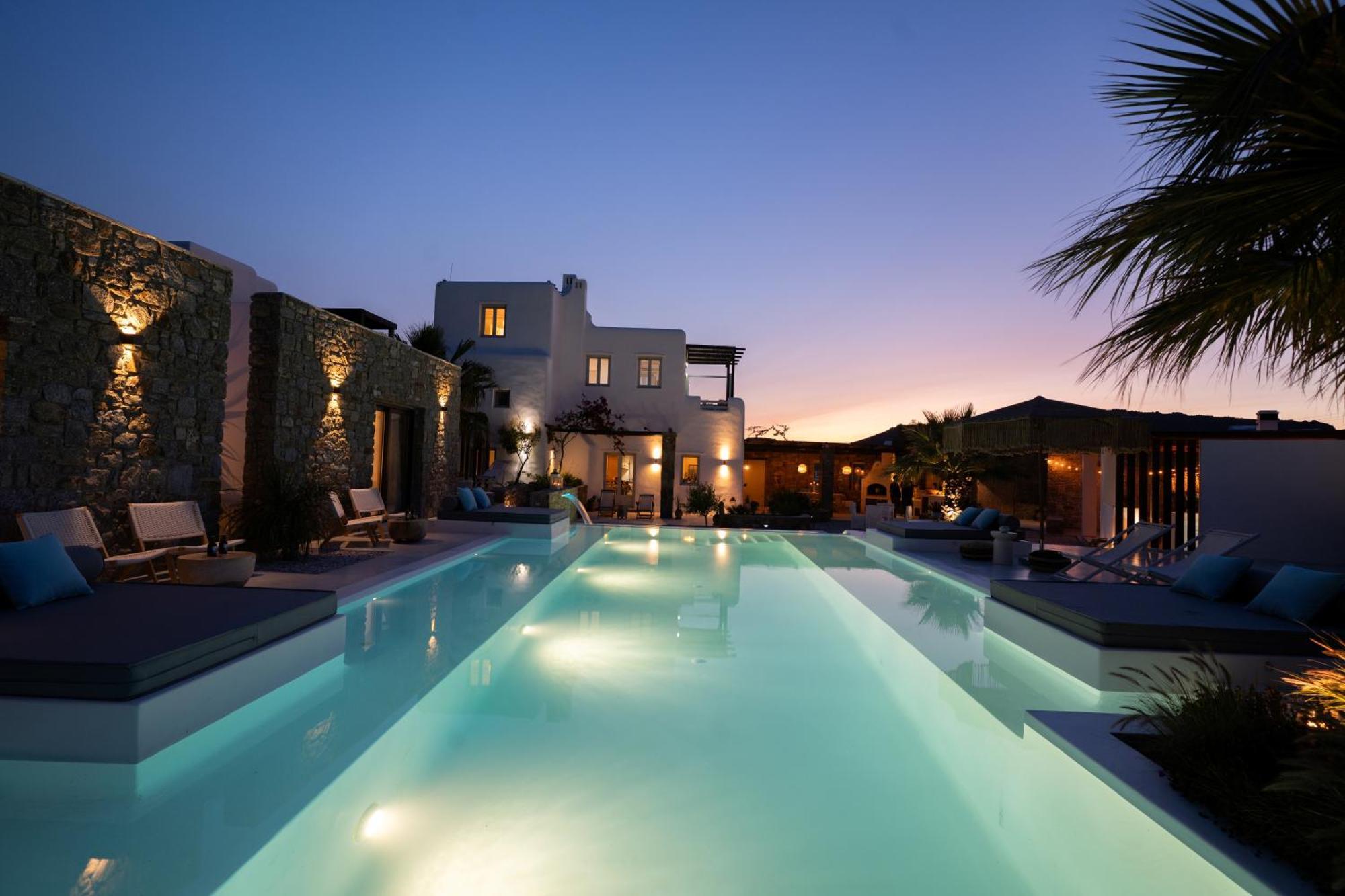 Myconian Theros Luxury Ano Mera