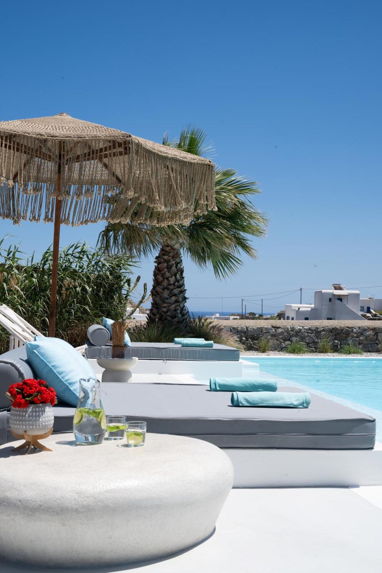 Myconian Theros Luxury Ano Mera