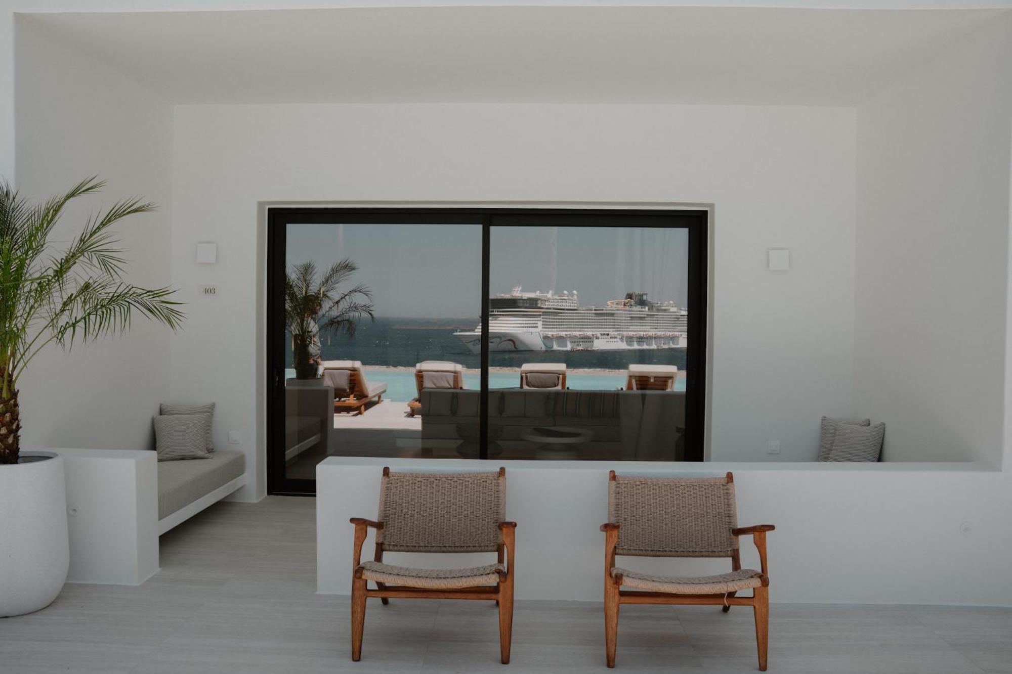 Tagoo Hills * Mykonos Town