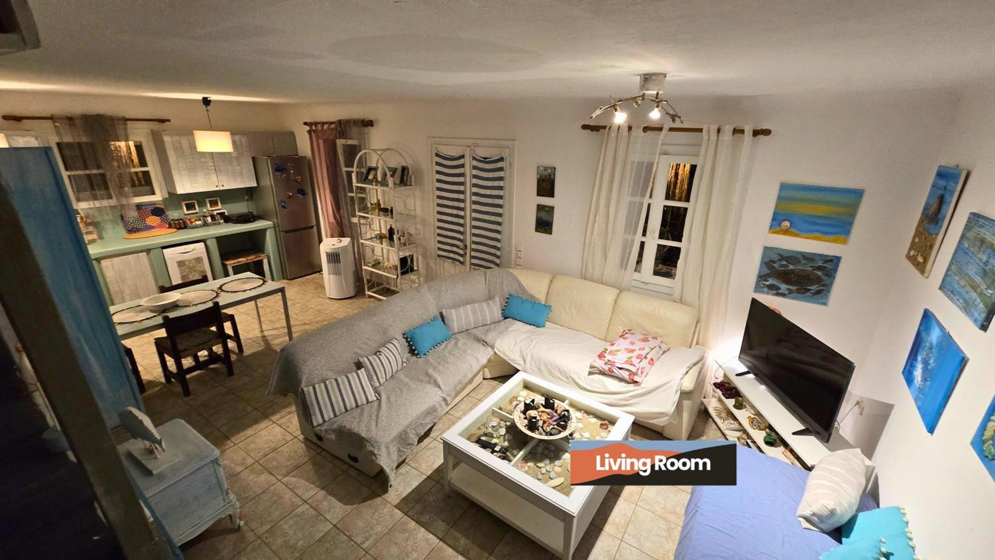 Cute Double Storey I Pool & Apartment