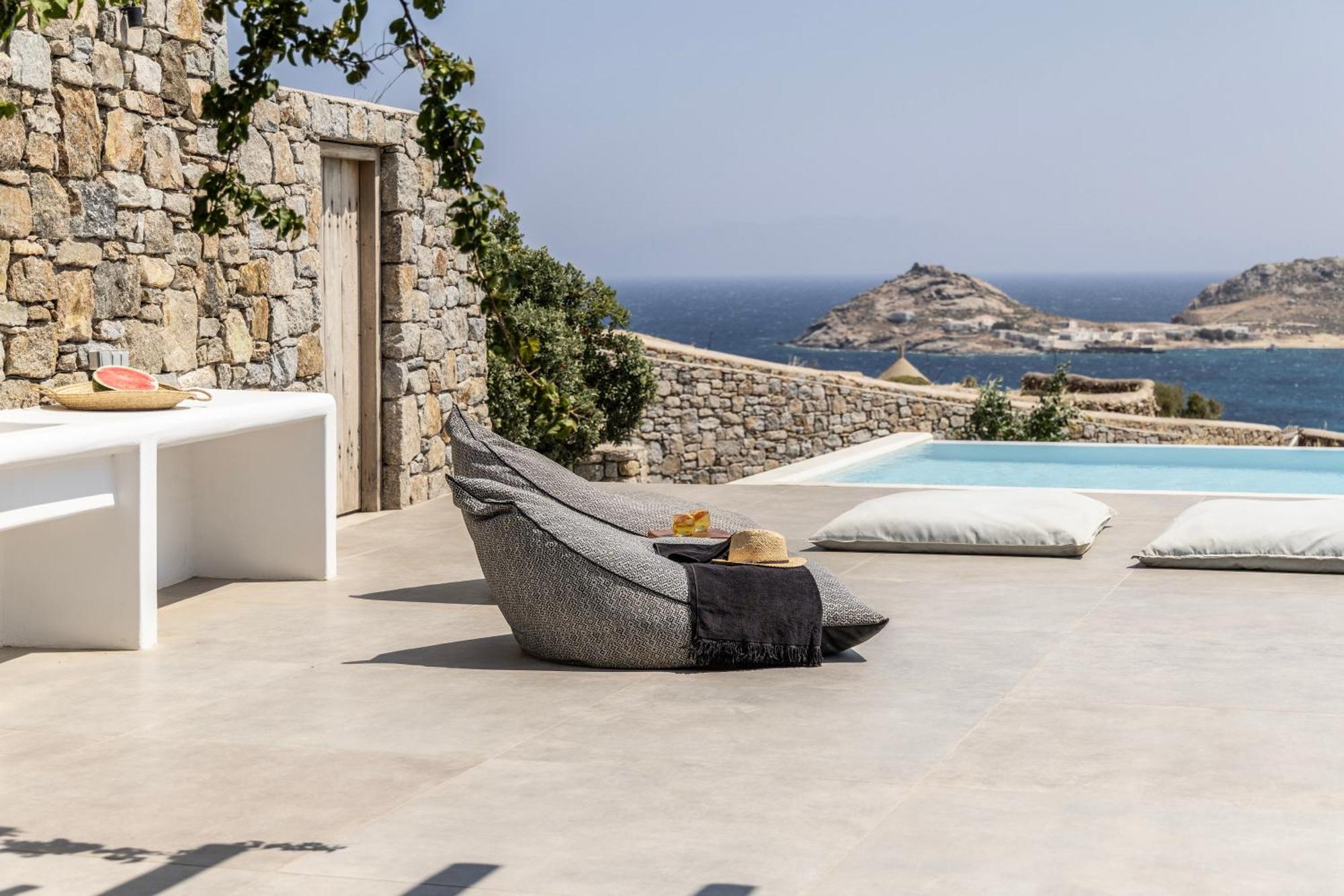 Dream View Villa, 2 Min Walk To The Beach, By Red Windmill
