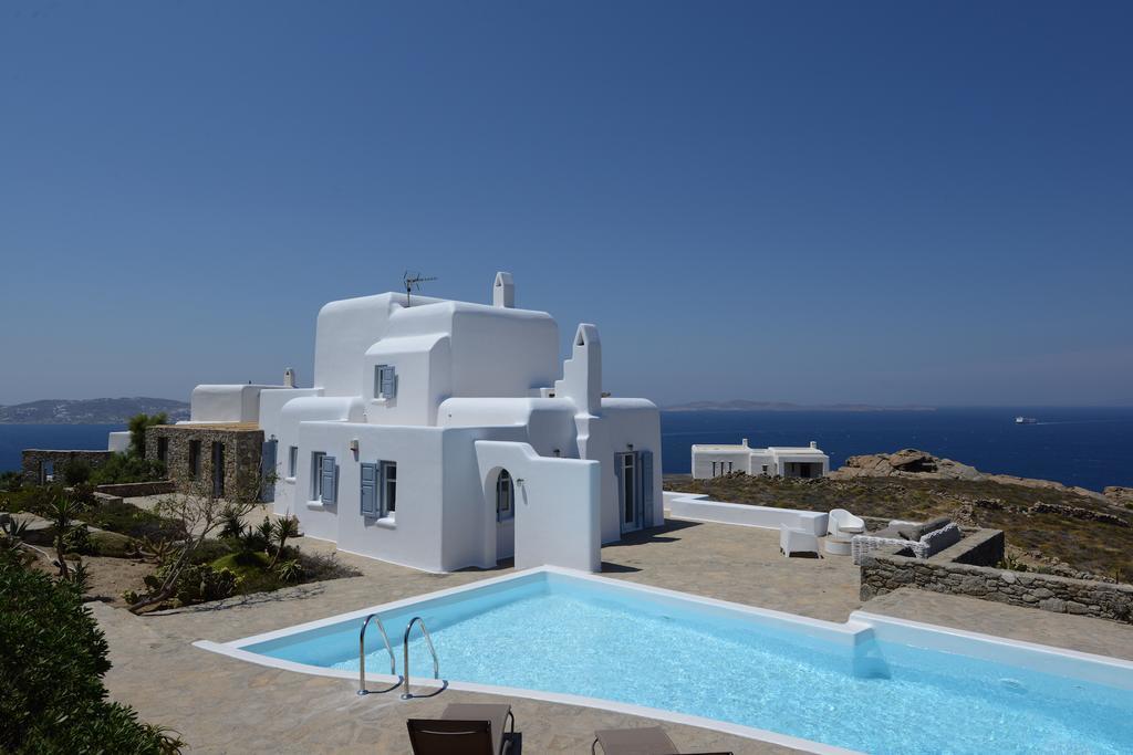 Villa Crystal With Heated Pool By Diles