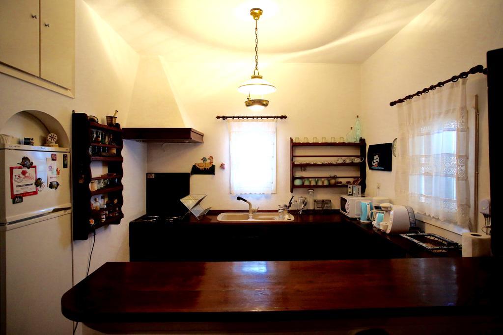 Traditional * Ftelia (Mykonos)