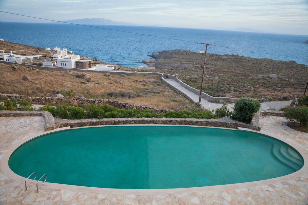 Villa 3 Bedroom Cycladic Lia Kalafatis
