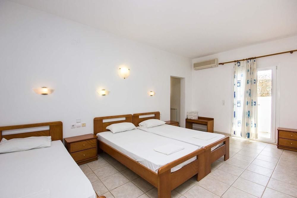 Makis Place Aparthotel Tourlos