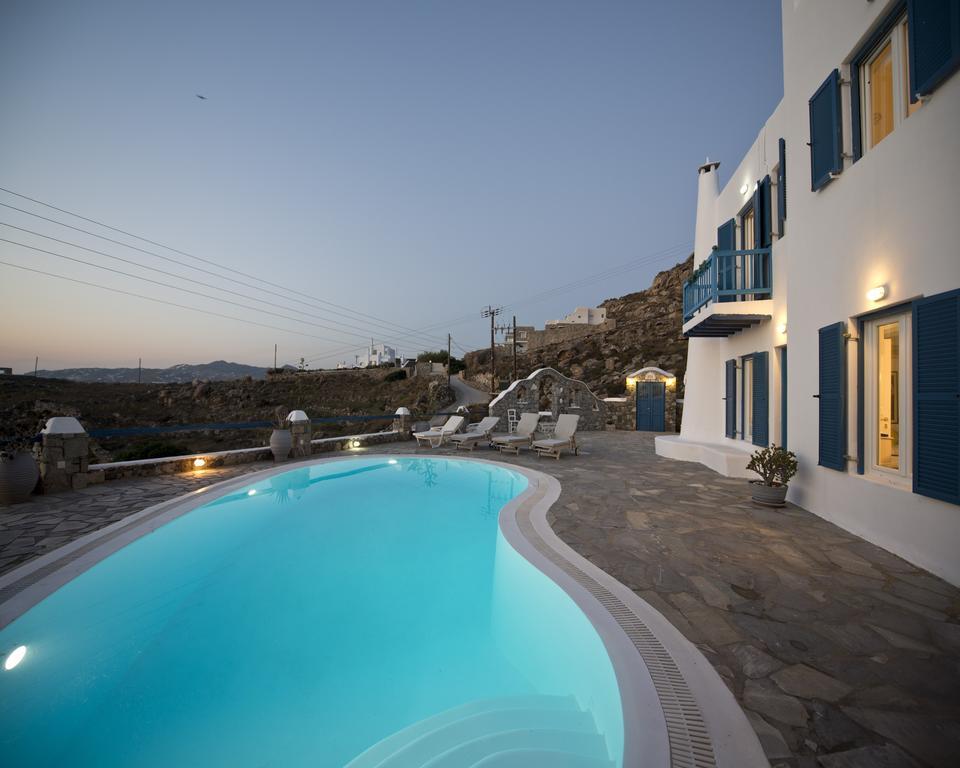 Villa V *