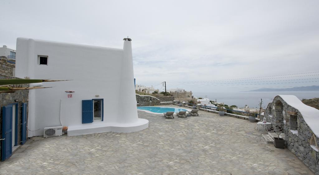 V Villa