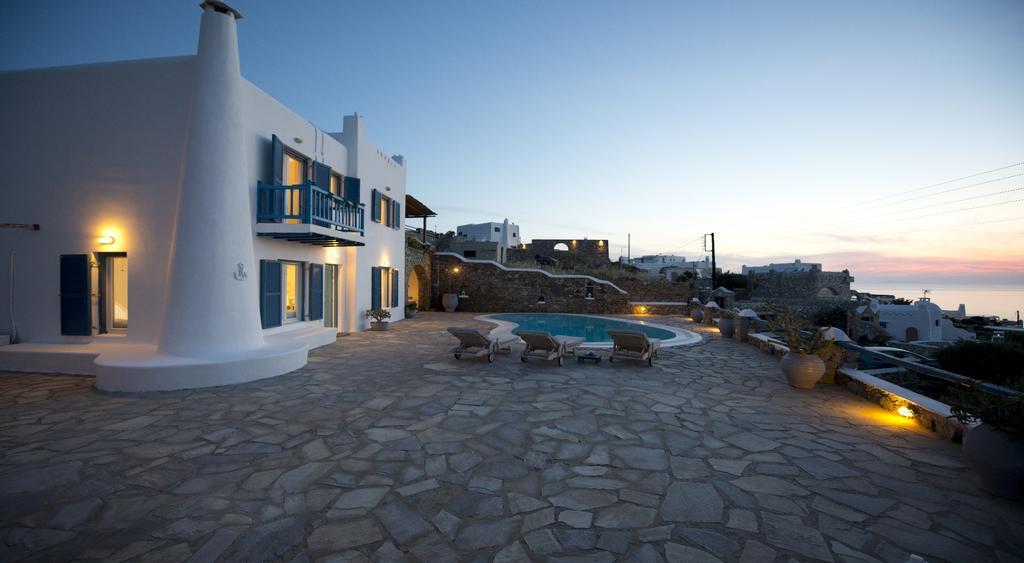 Villa V *