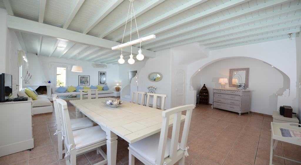 V Villa *