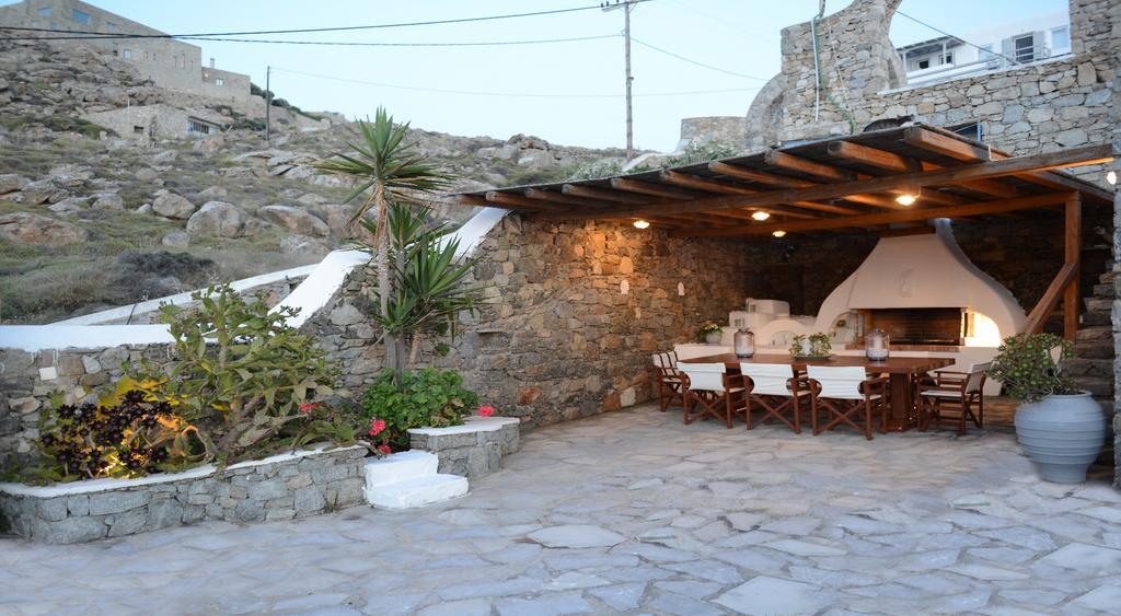 V Villa *