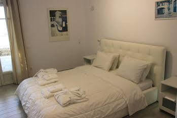 Maroulinas Boutique &