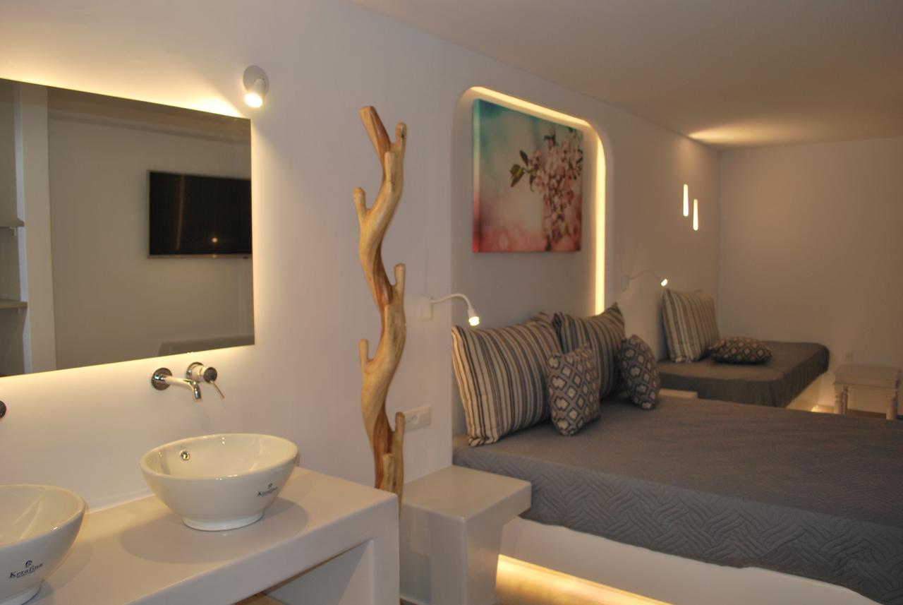 Mina Platys Gialos (Mykonos)
