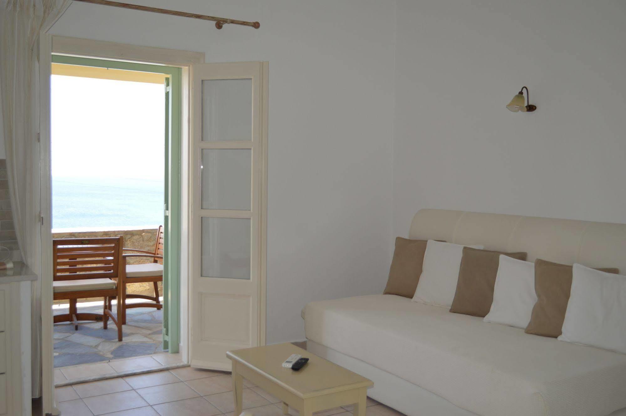 Panthea 2* Agios Ioannis Diakoftis