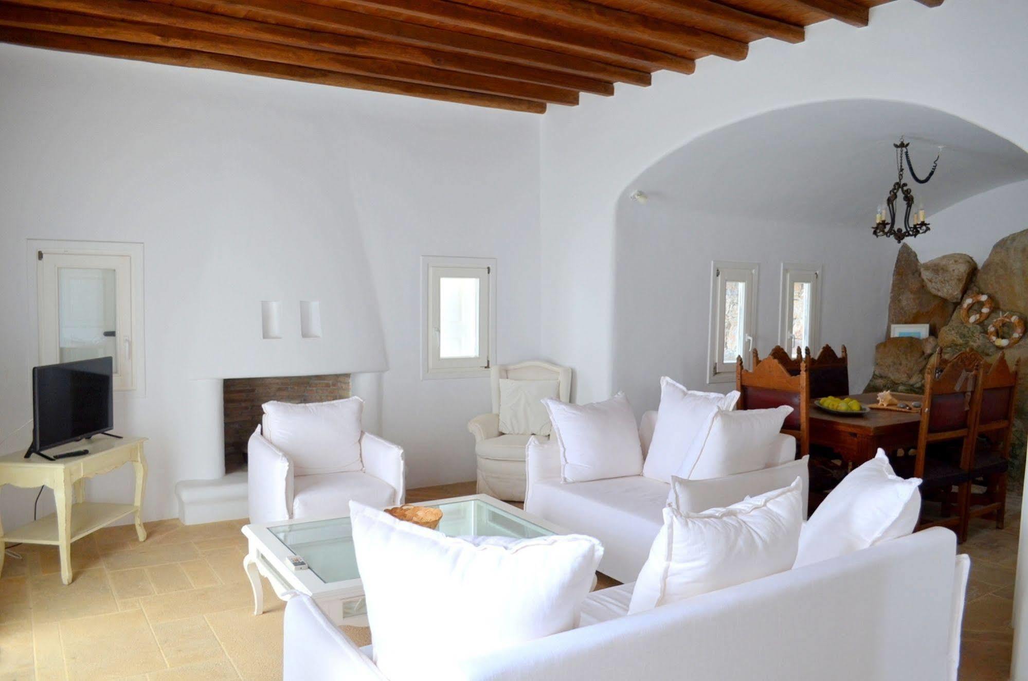 The One Mykonos Hotel Agios Ioannis Diakoftis