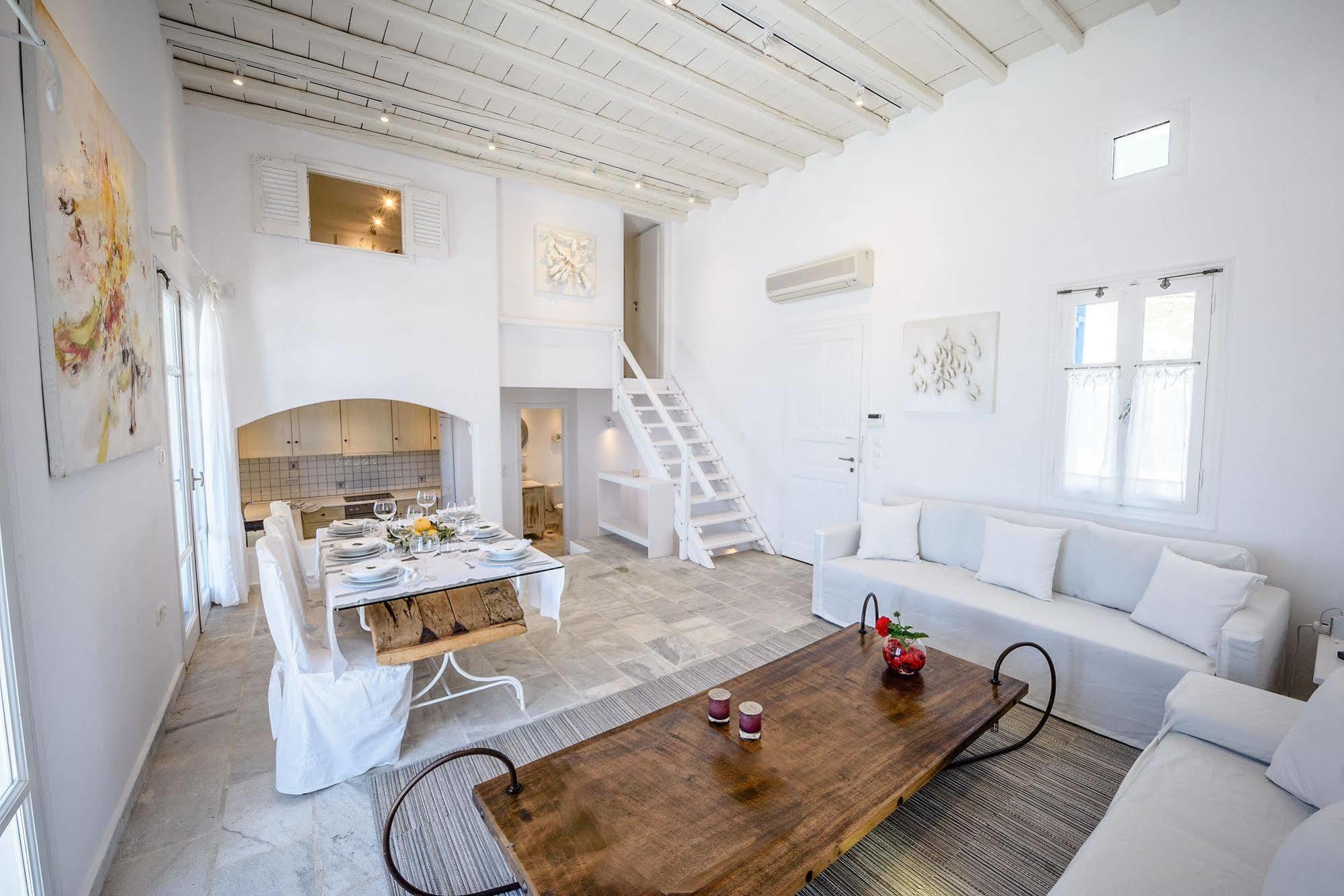 Mykonos Art *