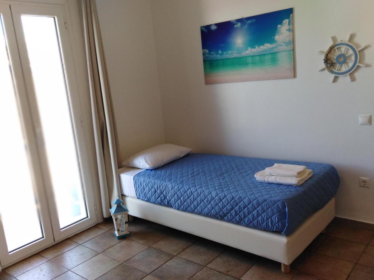 Blue & White Apartment *
