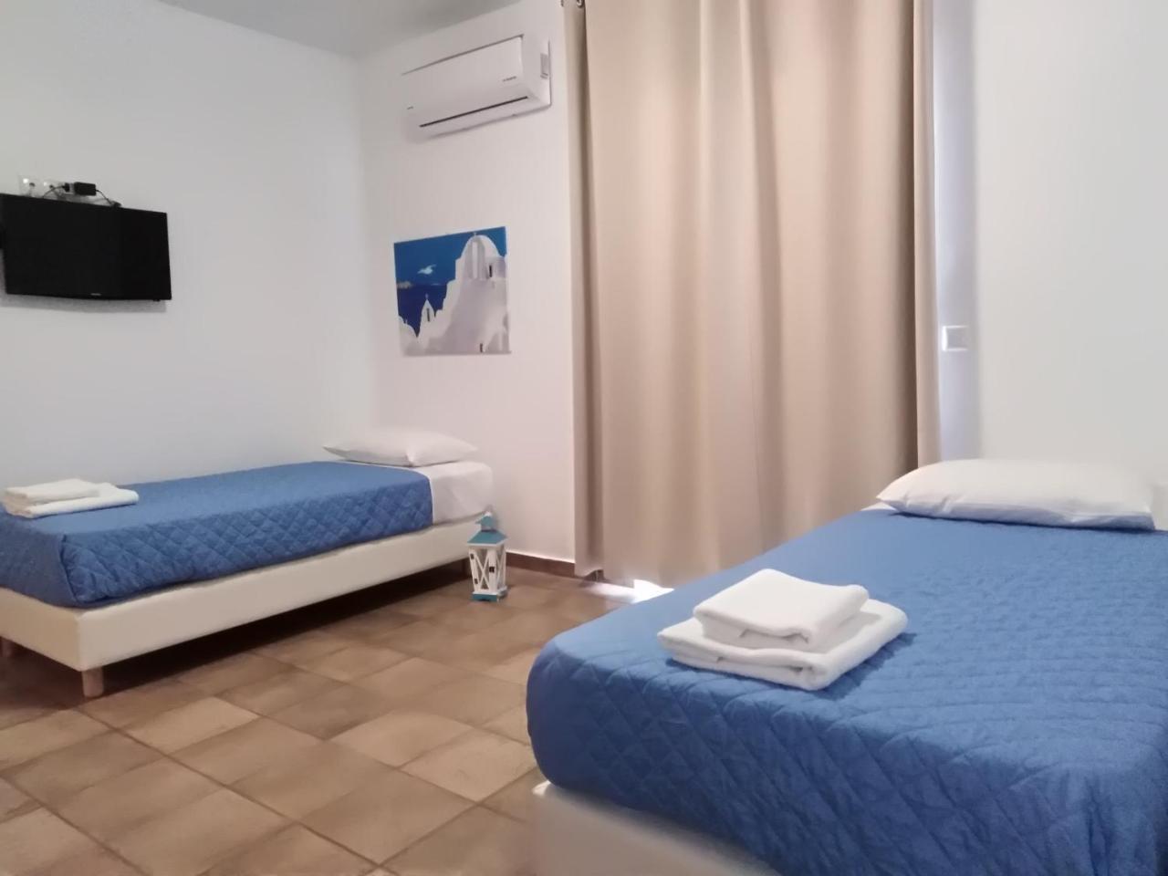 Apartment Blue & White Ano Mera