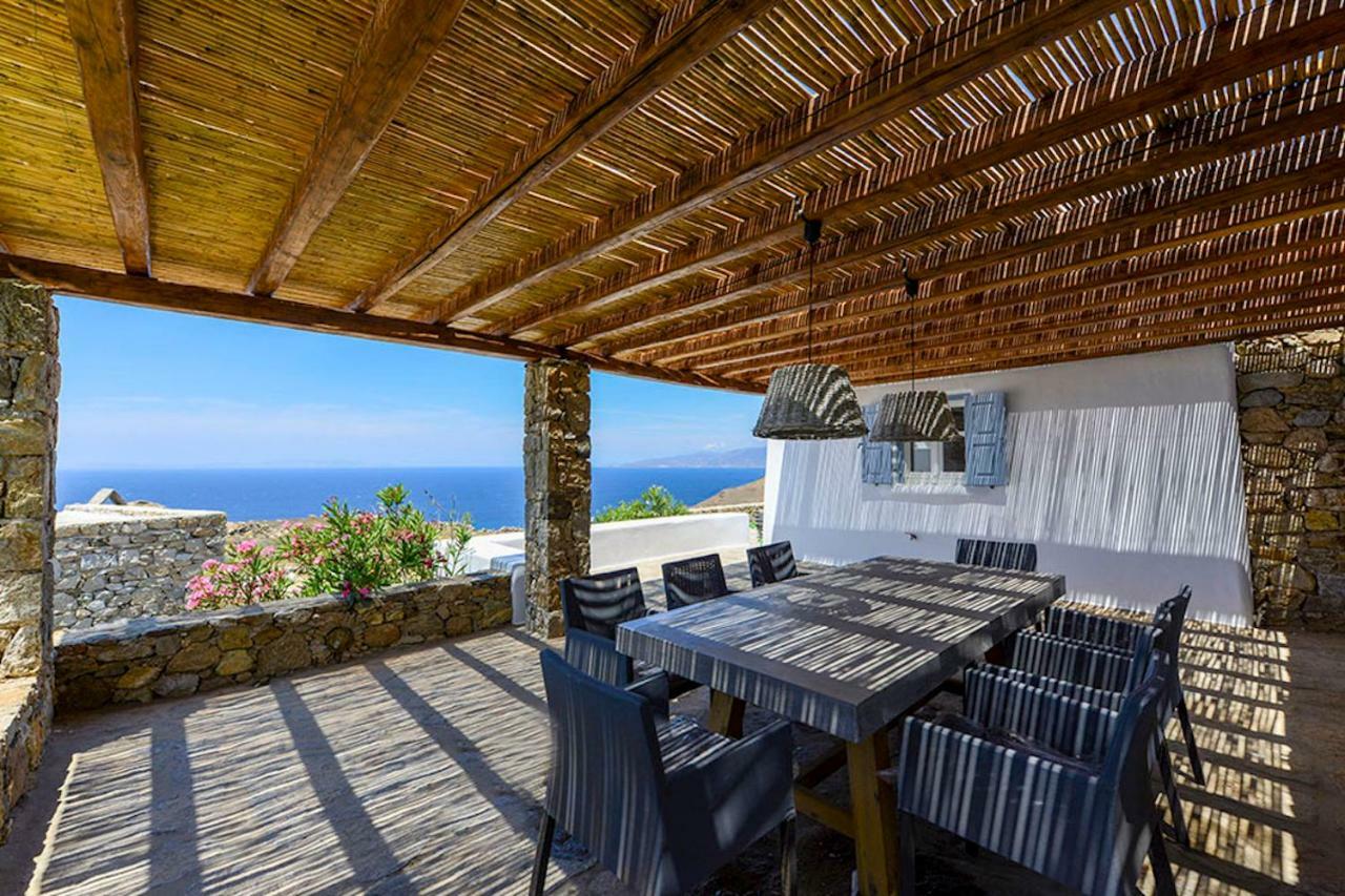 Villa Crystal With Heated Pool By Diles *